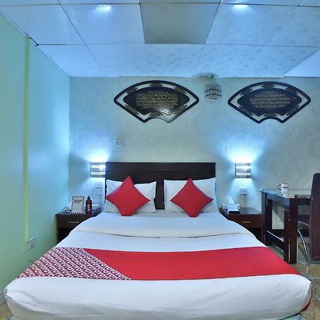 Oyo 261 Remas Hotel Apartment Дубай Екстериор снимка