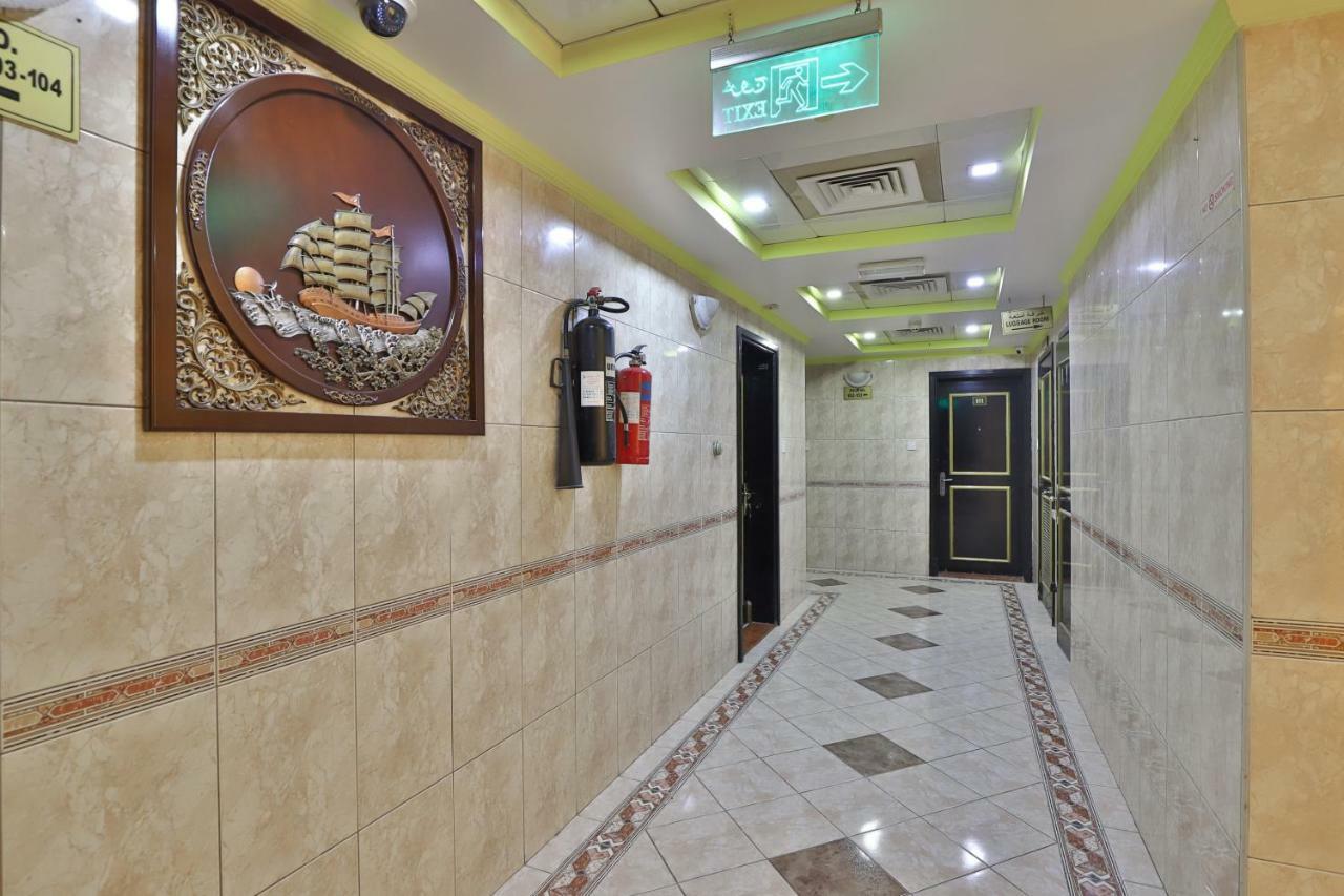 Oyo 261 Remas Hotel Apartment Дубай Екстериор снимка