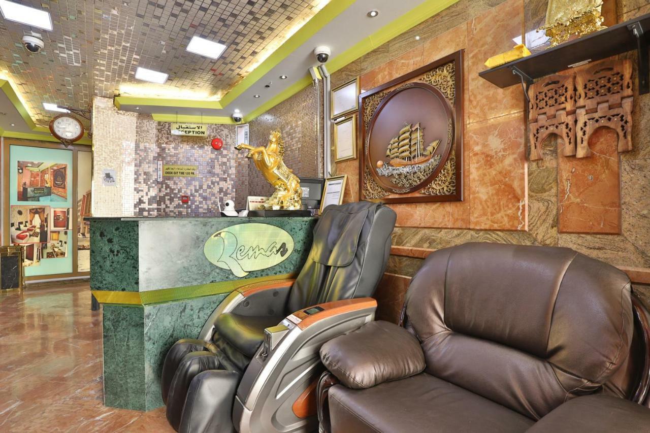 Oyo 261 Remas Hotel Apartment Дубай Екстериор снимка