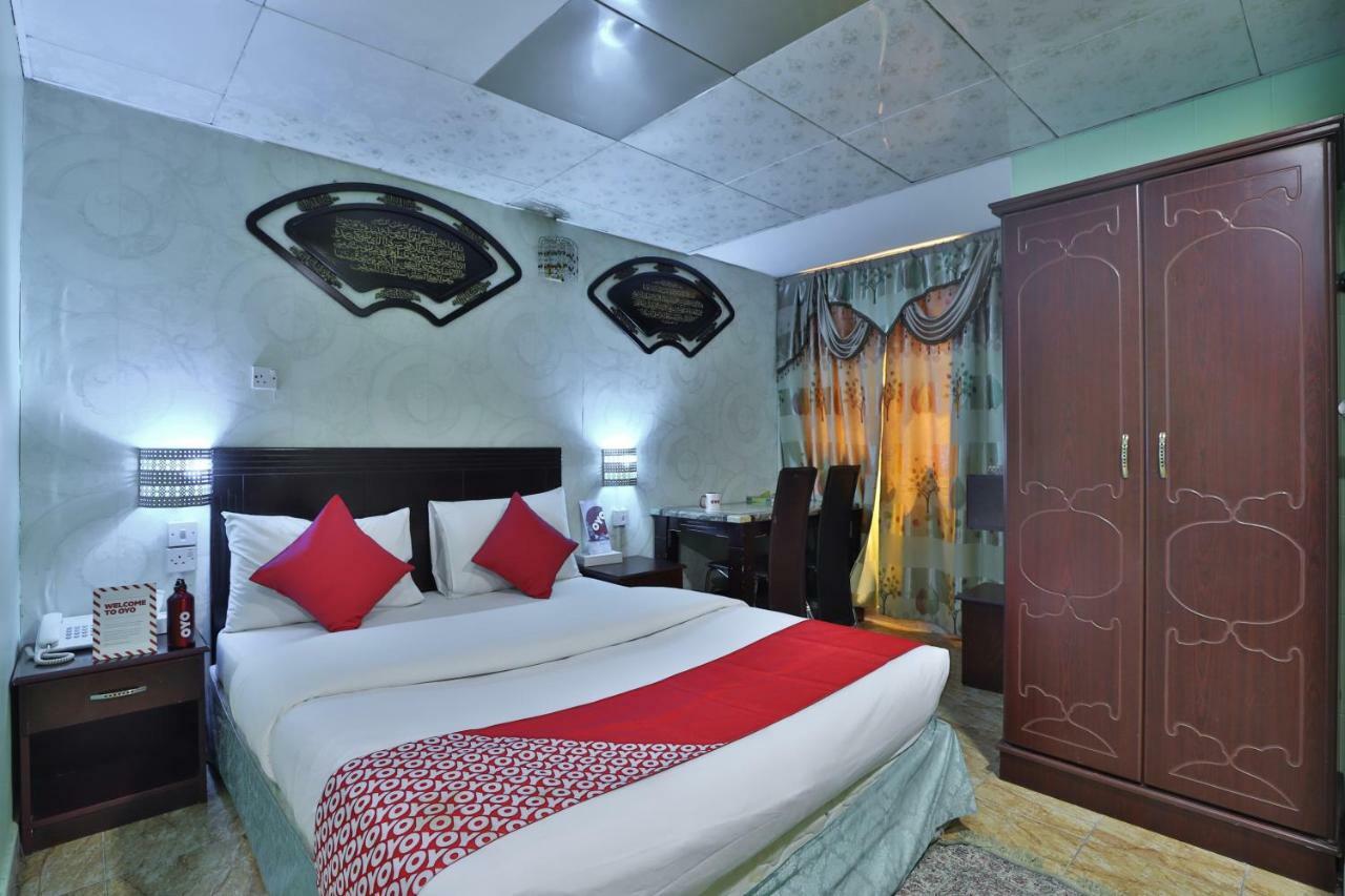 Oyo 261 Remas Hotel Apartment Дубай Екстериор снимка