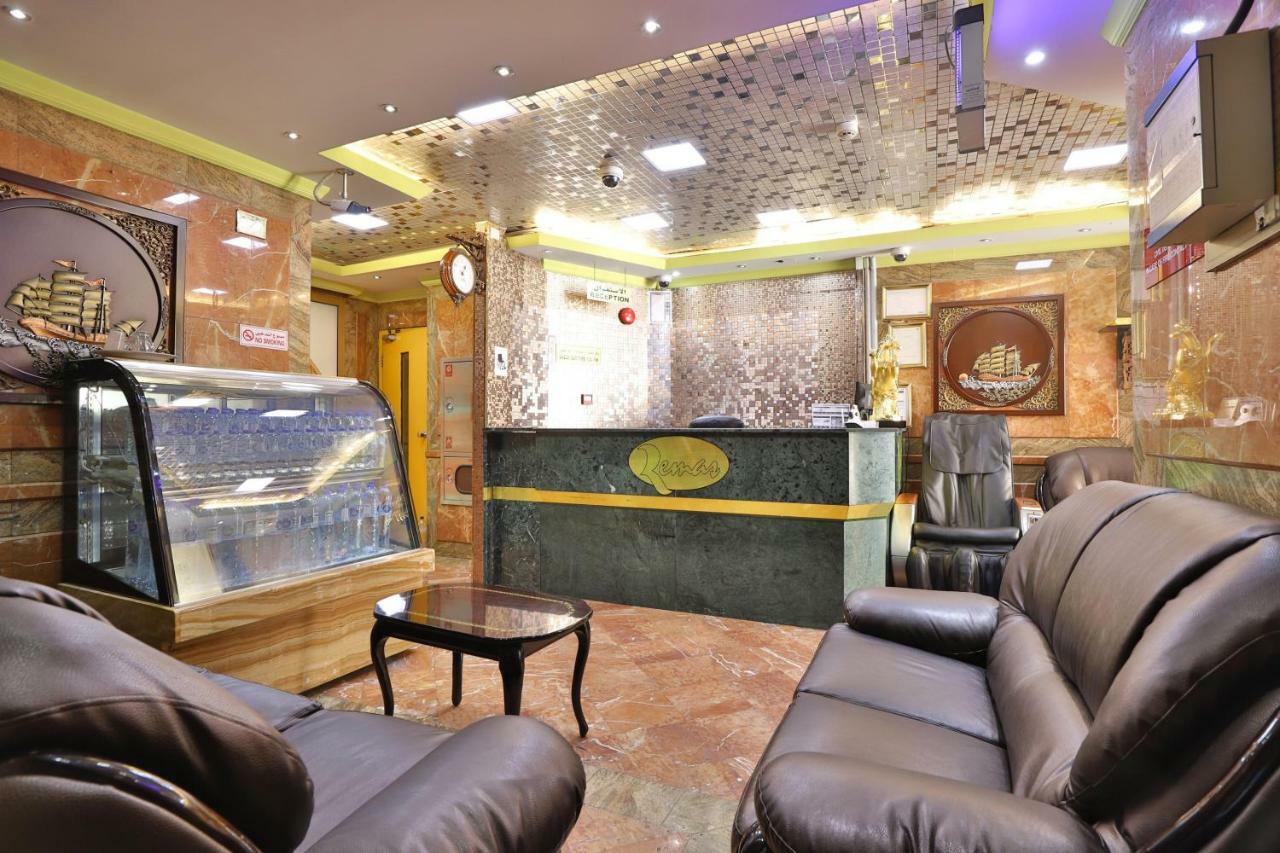 Oyo 261 Remas Hotel Apartment Дубай Екстериор снимка