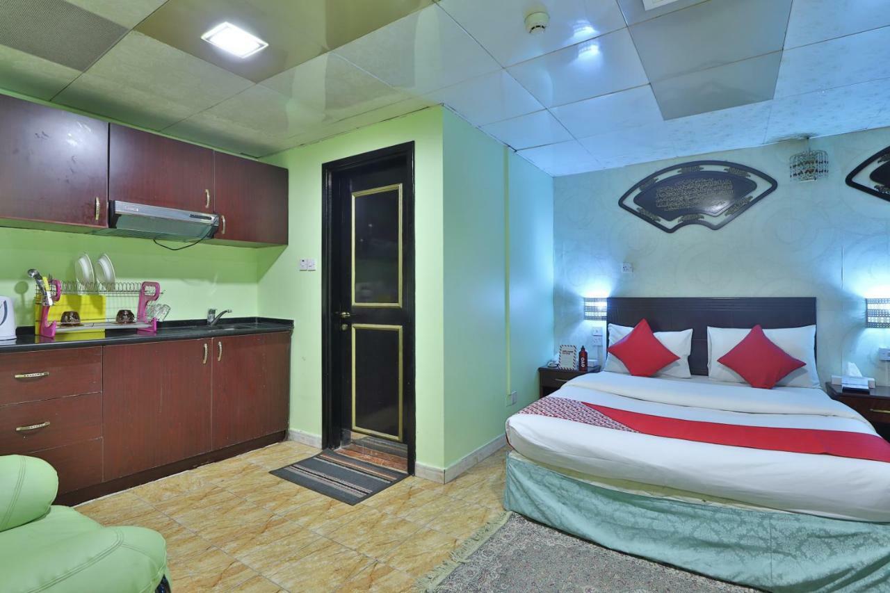 Oyo 261 Remas Hotel Apartment Дубай Екстериор снимка