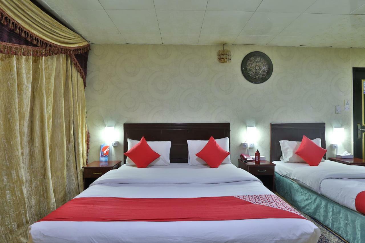 Oyo 261 Remas Hotel Apartment Дубай Екстериор снимка