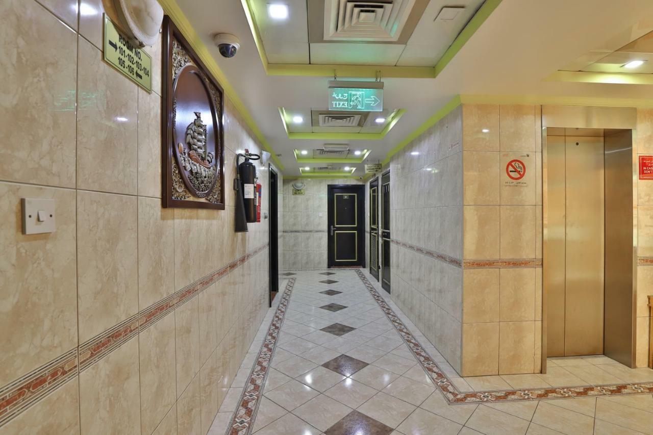 Oyo 261 Remas Hotel Apartment Дубай Екстериор снимка