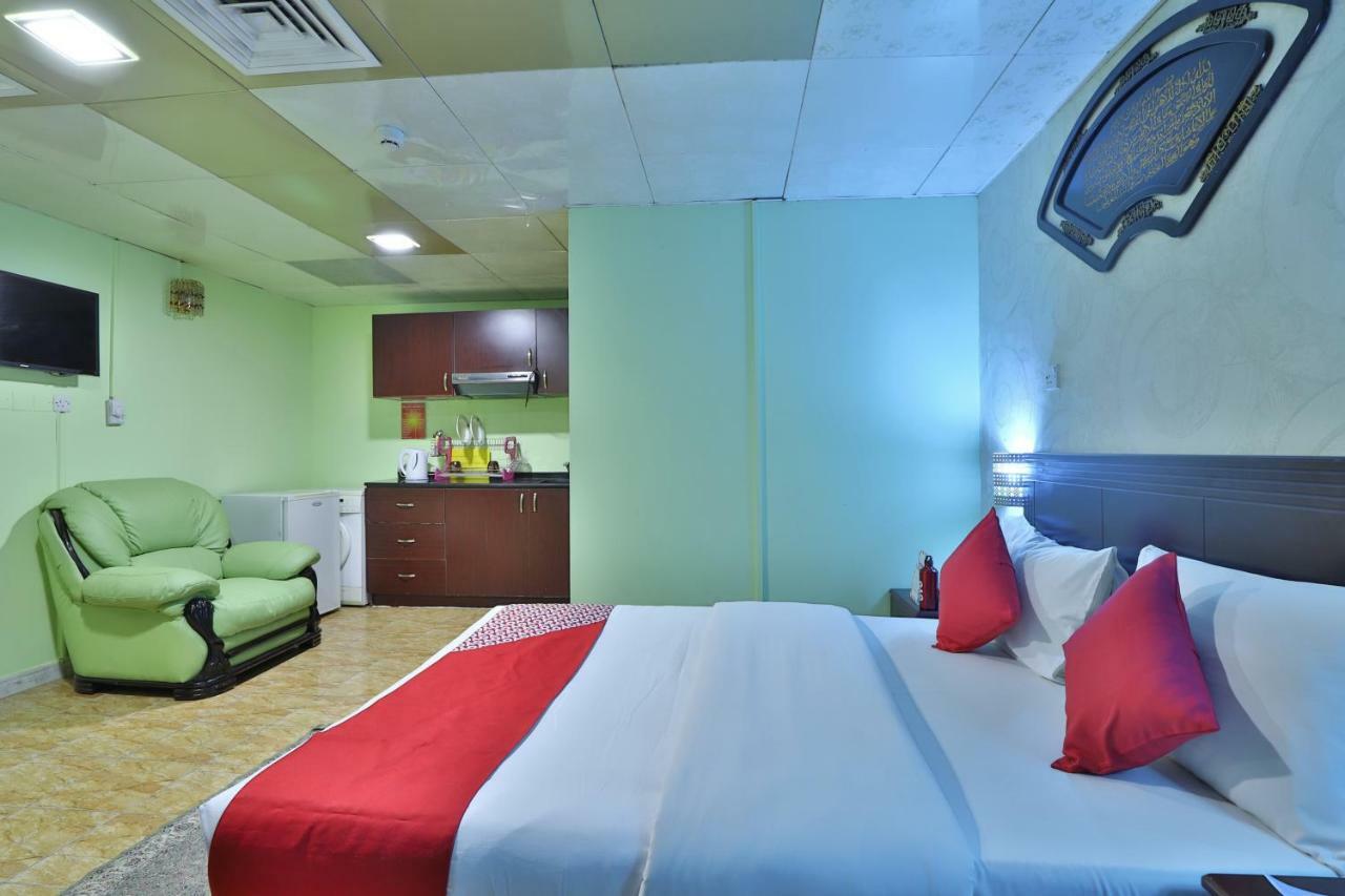 Oyo 261 Remas Hotel Apartment Дубай Екстериор снимка