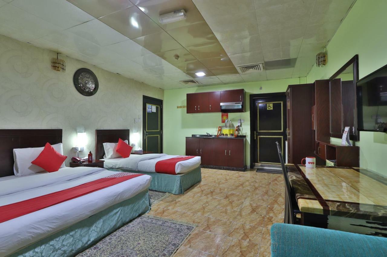 Oyo 261 Remas Hotel Apartment Дубай Екстериор снимка