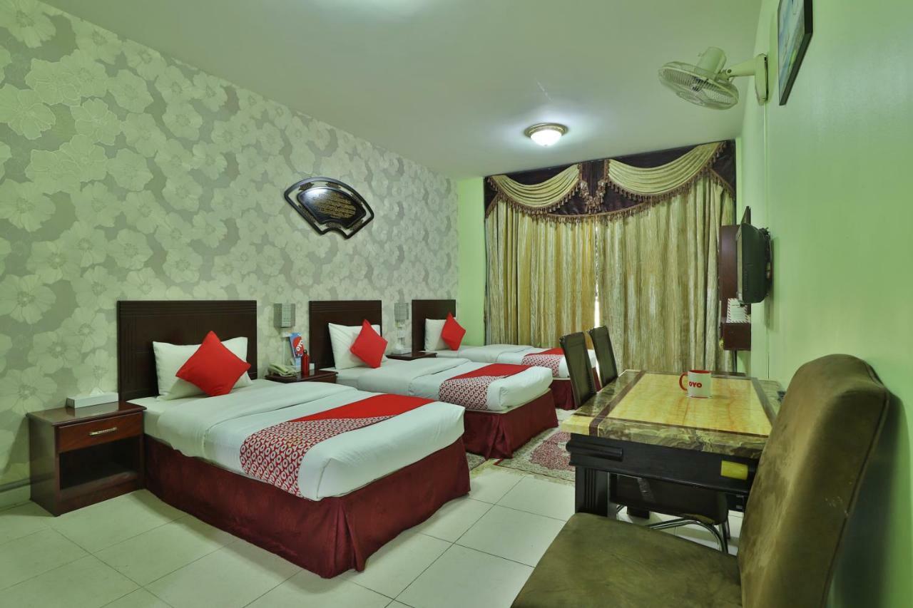 Oyo 261 Remas Hotel Apartment Дубай Екстериор снимка