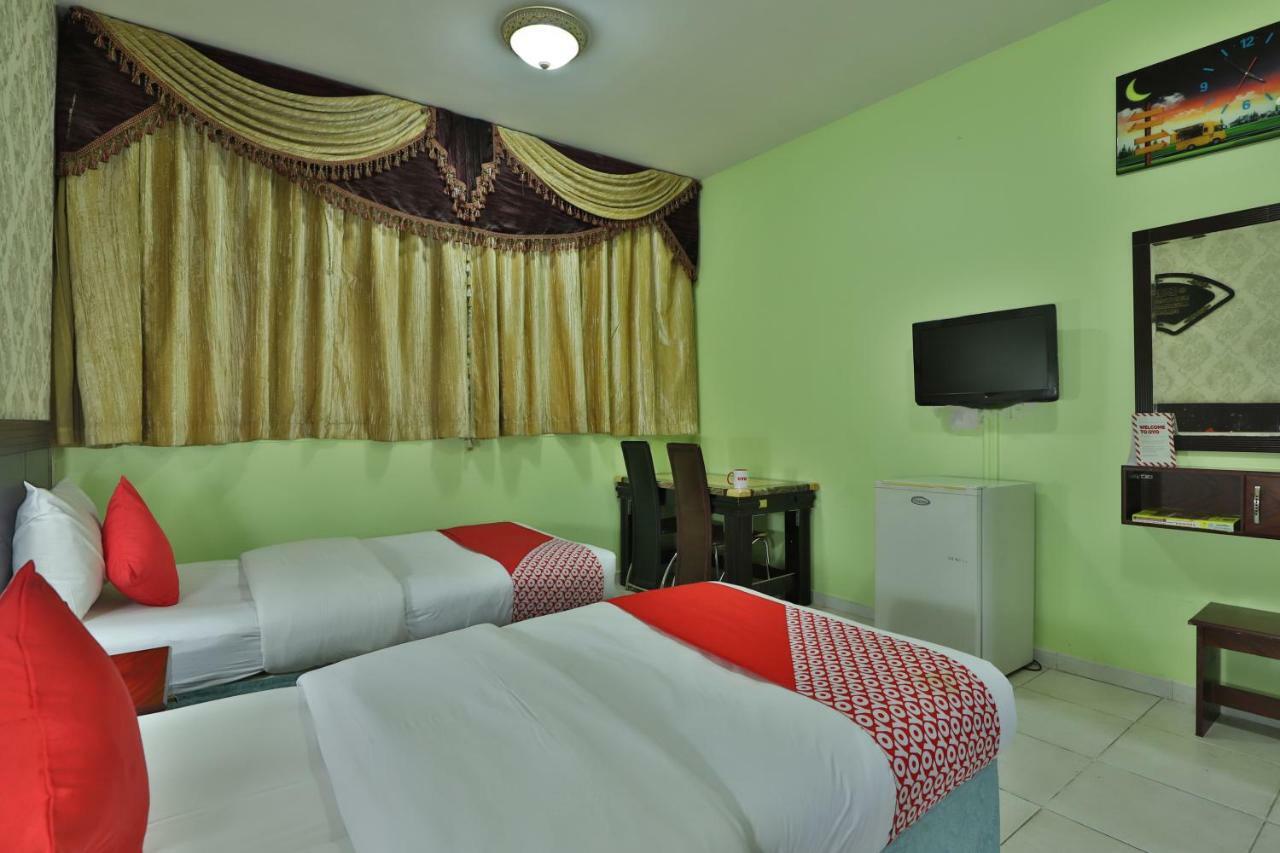 Oyo 261 Remas Hotel Apartment Дубай Екстериор снимка
