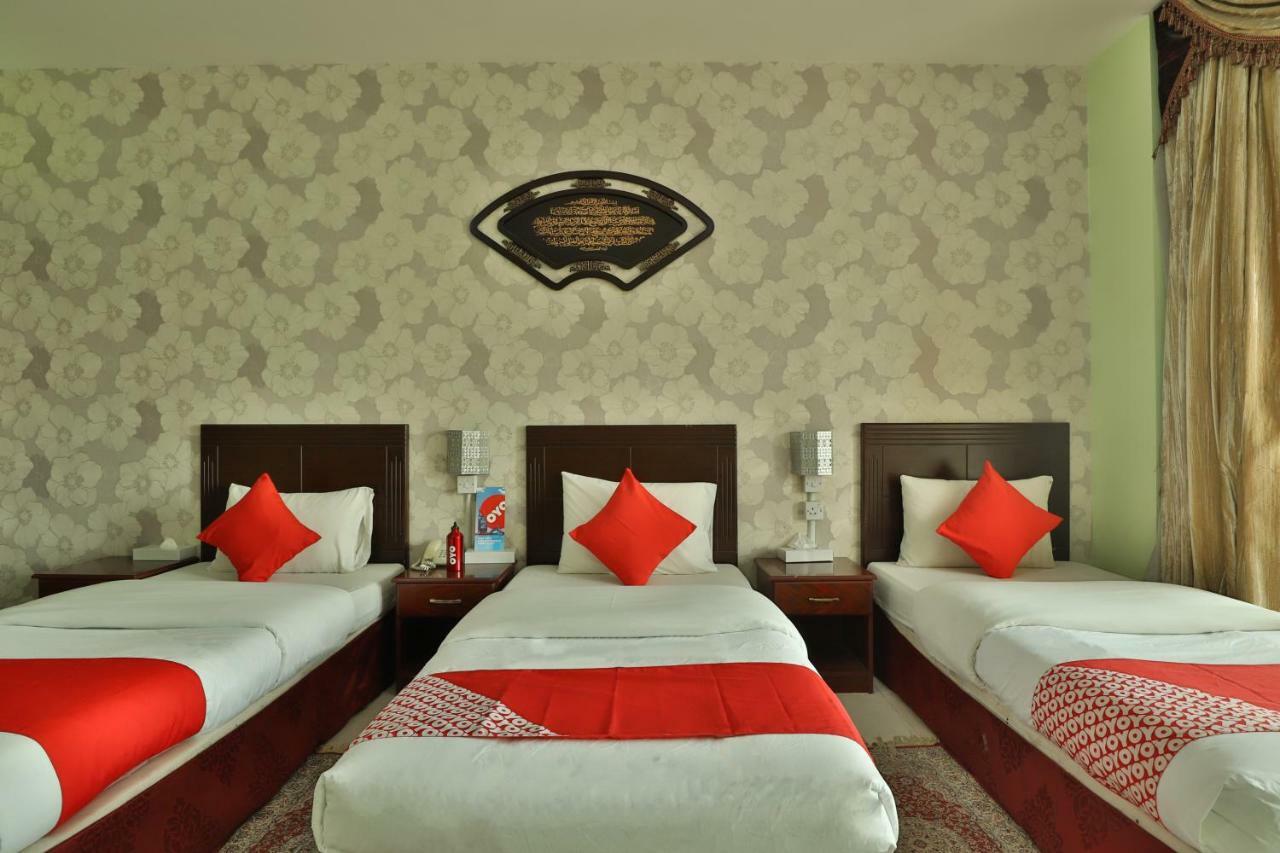 Oyo 261 Remas Hotel Apartment Дубай Екстериор снимка