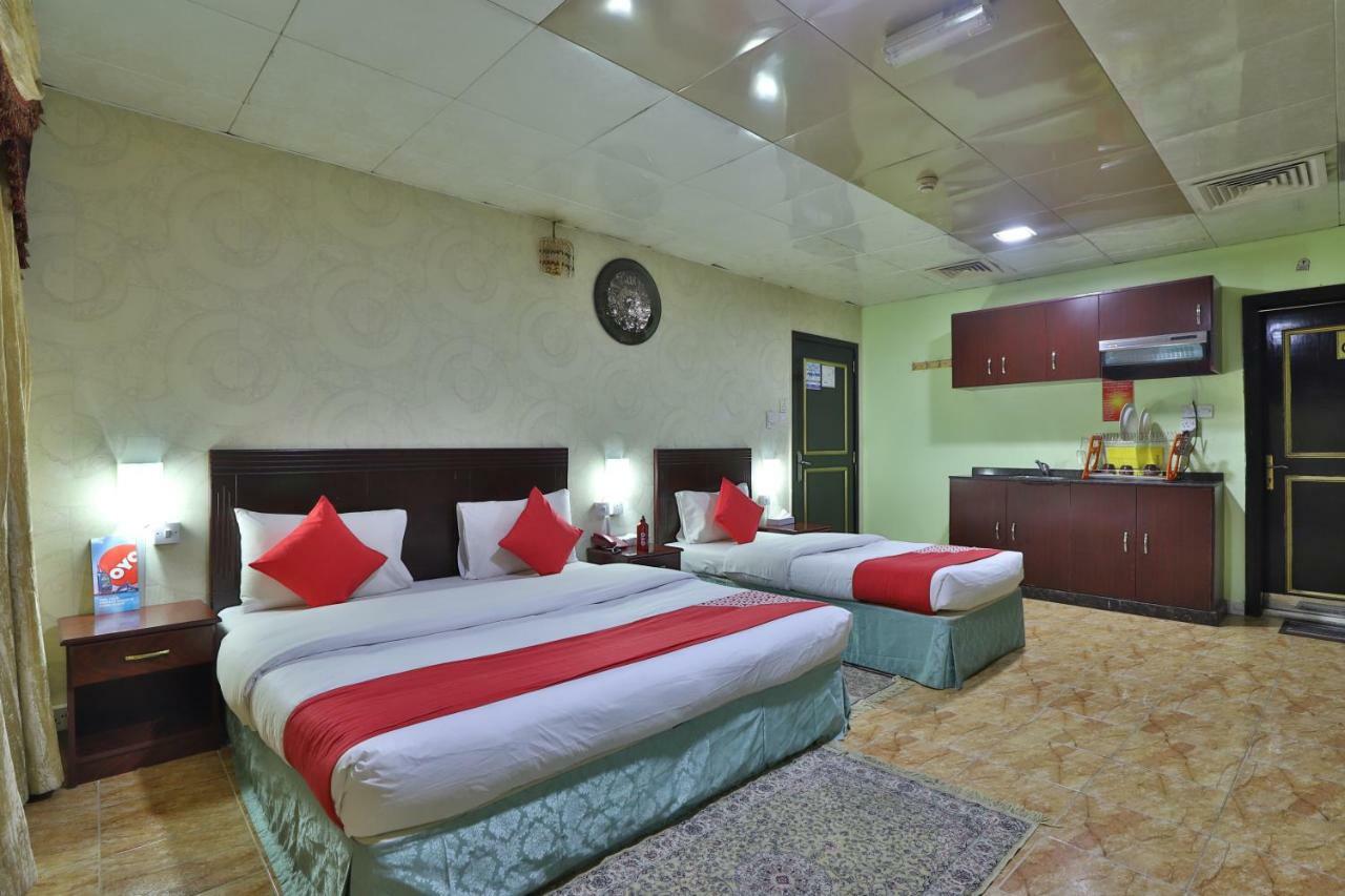 Oyo 261 Remas Hotel Apartment Дубай Екстериор снимка